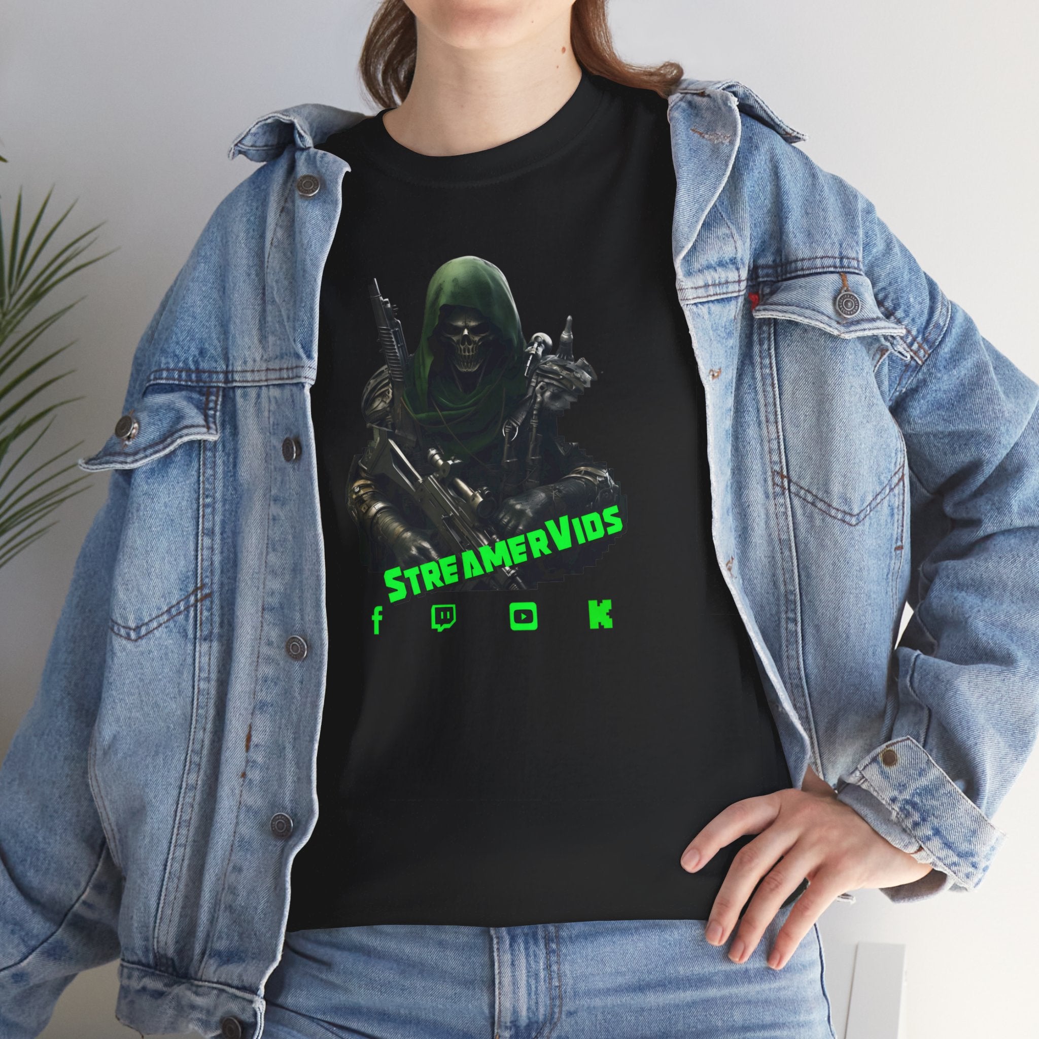 StreamerVids with Gun Unisex Heavy Cotton Tee
